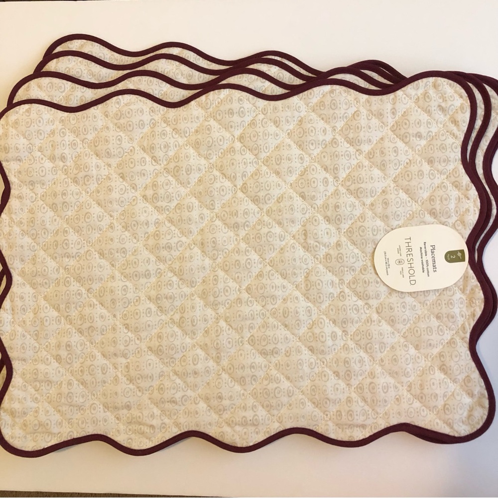 Threshold Reversible Scallop Placemats